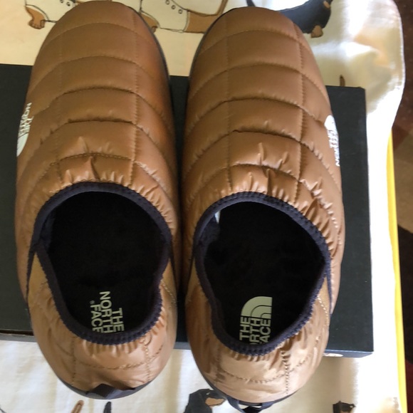 2020 North Face Traction Indoor outdoor slippers, Size 13 NWT Rare color scheme. - Picture 9 of 11